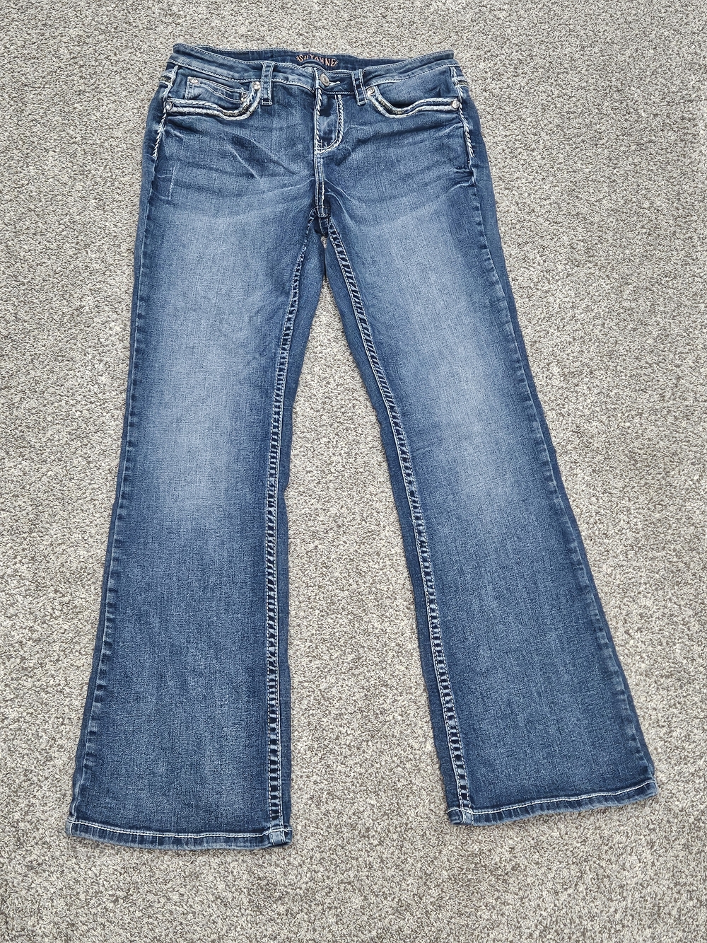 Shyanne Women's Bootcut Jeans in Medium Blue Wash